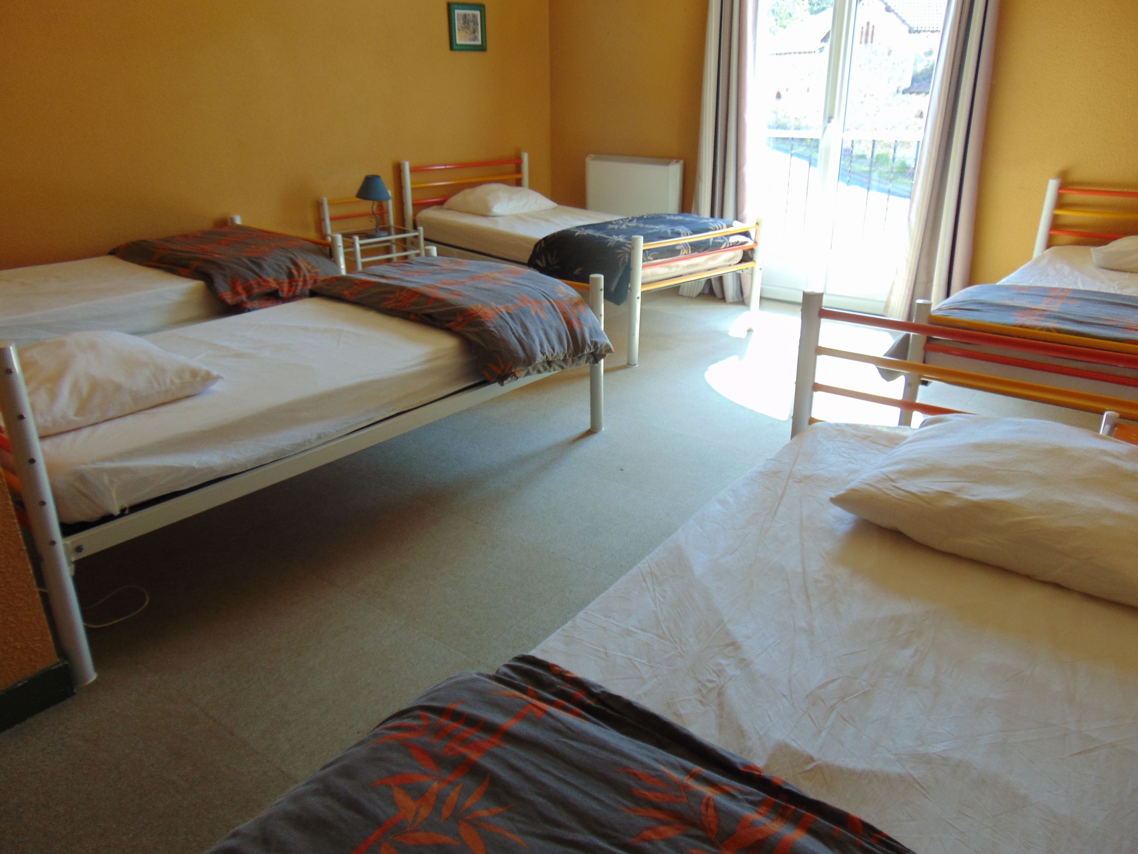 family room, non smoking (5 personnes) | blackout curtains, free cots/infant beds, free wifi, bed sheets