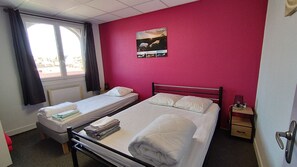 Blackout curtains, free cots/infant beds, free WiFi - Résidence L'Ogomé (Le Boupère)