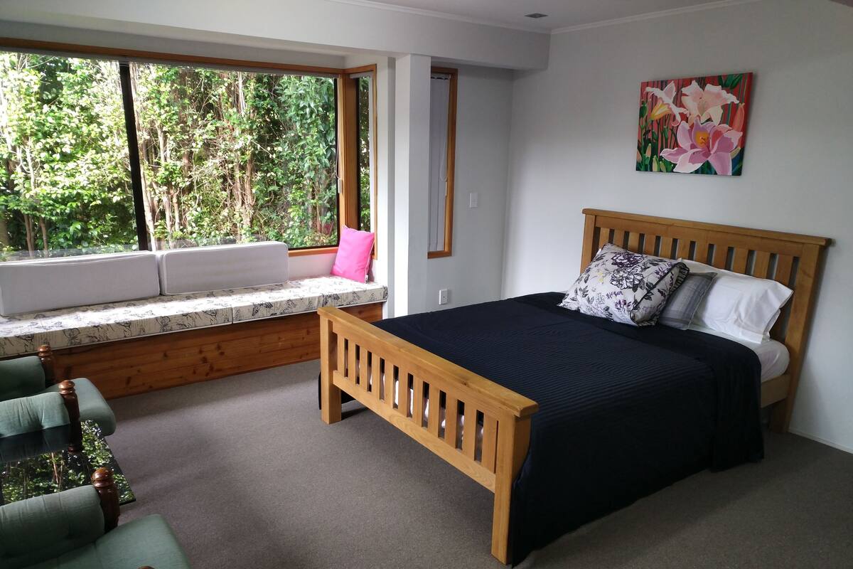 Kamar Quadruple Keluarga, patio, pemandangan kebun | 2 kamar tidur, Wi-Fi gratis, dan seprai linen