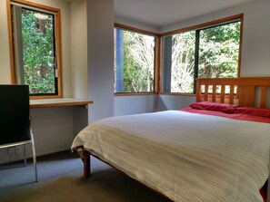 Family Room with Garden View