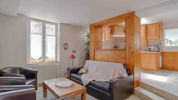 Comfort House, Hot Tub | Living area