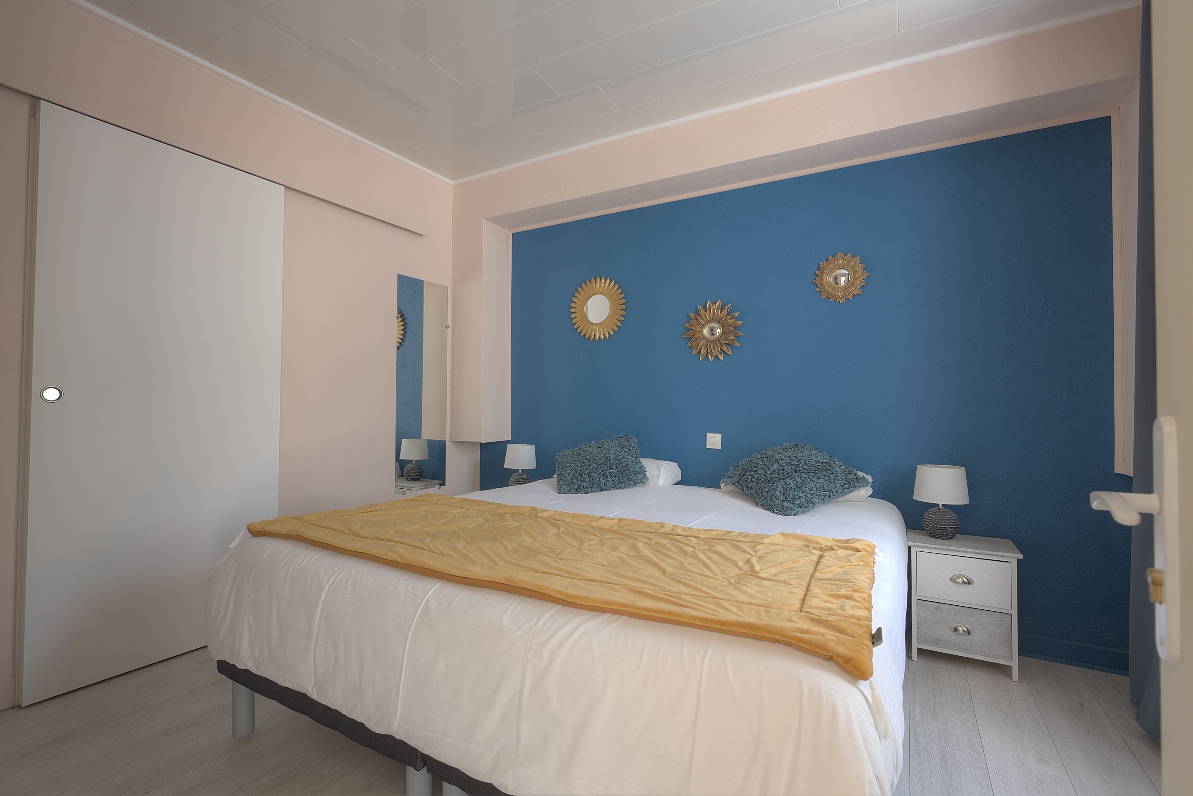 standard room | 1 bedroom, individually decorated, blackout curtains, iron/ironing board