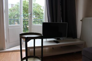 สตูดิโอ (B1) | ระเบียง