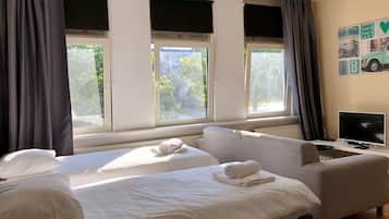 Studio (C1) | Ruang keluarga