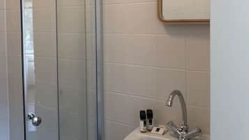Estudio (C1) | Ducha del cuarto de baño