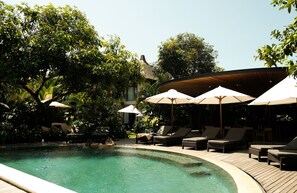Sun deck - Wave House Boutique Surf Hotel - Adults Only (Canggu)