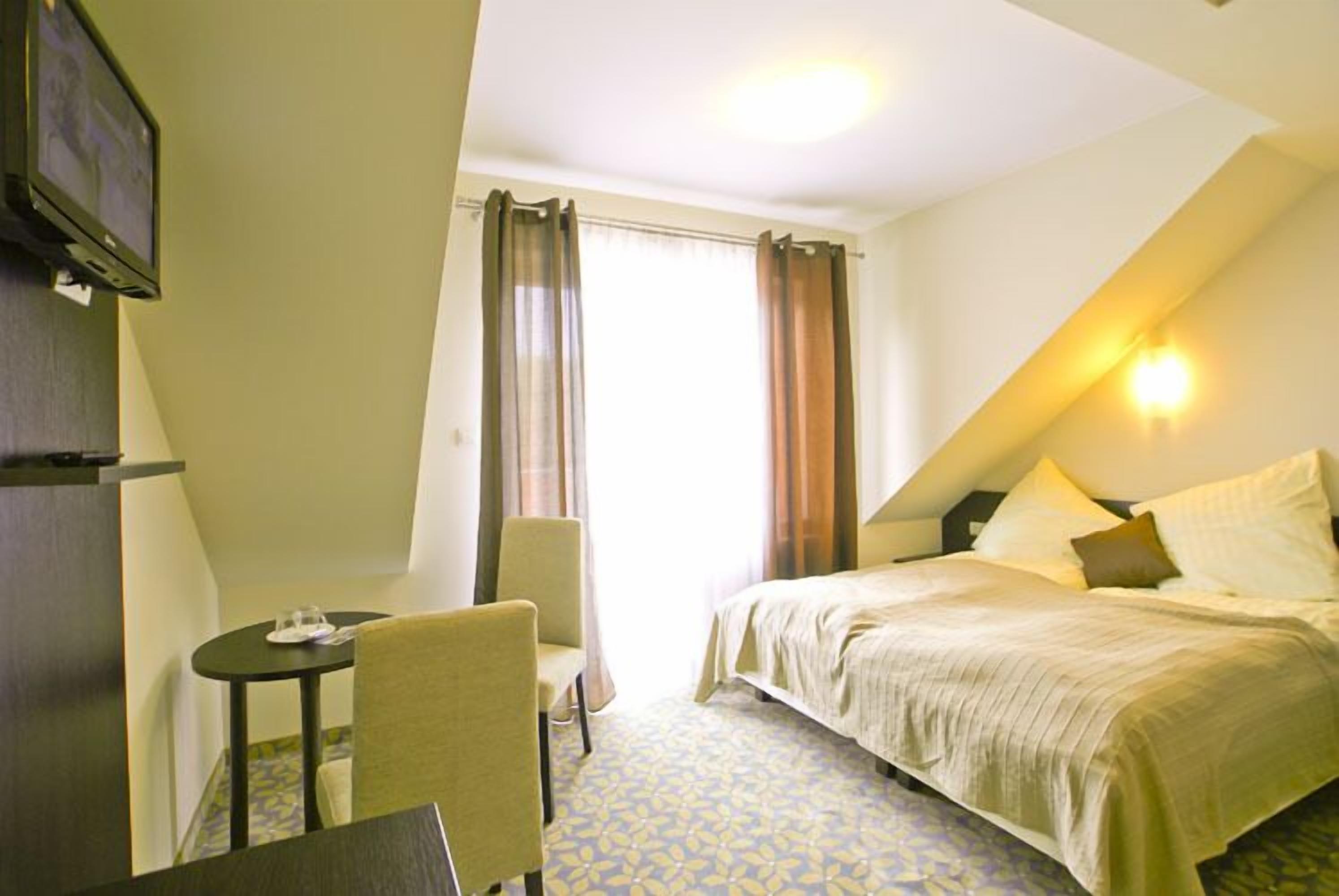 Desk, free WiFi, bed sheets