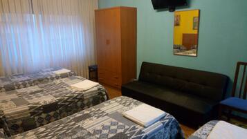 Kamar Keluarga, kamar mandi umum | Meja kerja dan Wi-Fi gratis