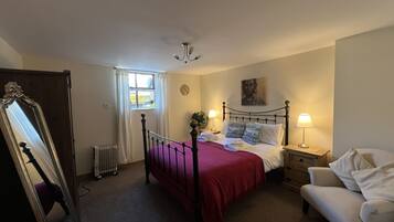 Lejlighed - stueetage | Skrivebord, strygejern/strygebræt, gratis Wi-Fi, sengetøj