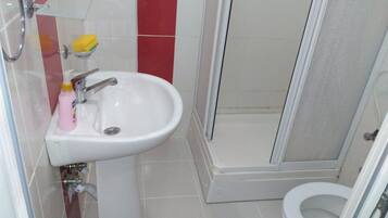 Villa, 2 Schlafzimmer | Badezimmer | Dusche, Handtücher