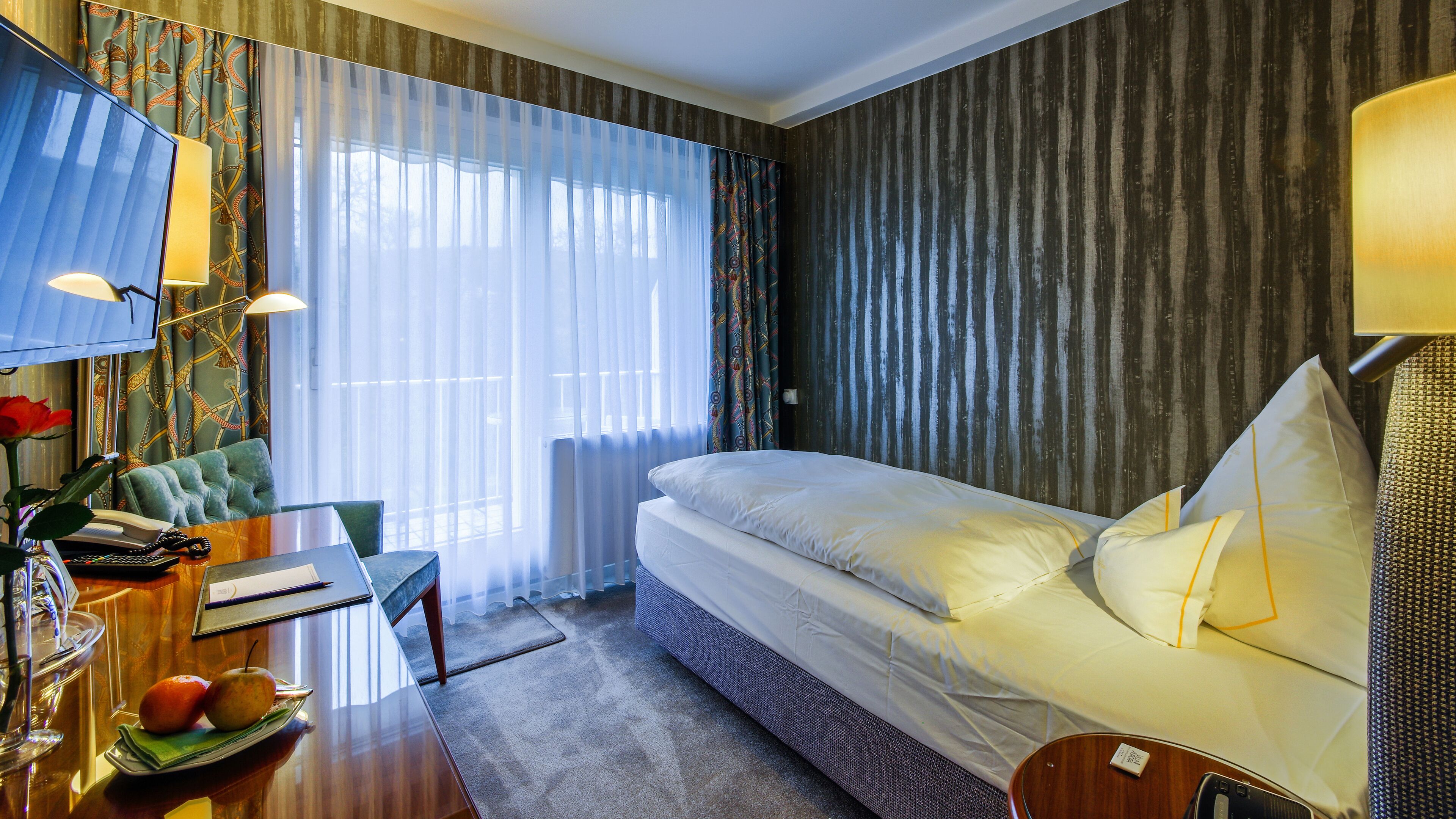 comfort single room | hypo-allergenic bedding, down duvets, in-room safe