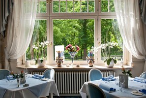 Servizio di colazione, pranzo e cena