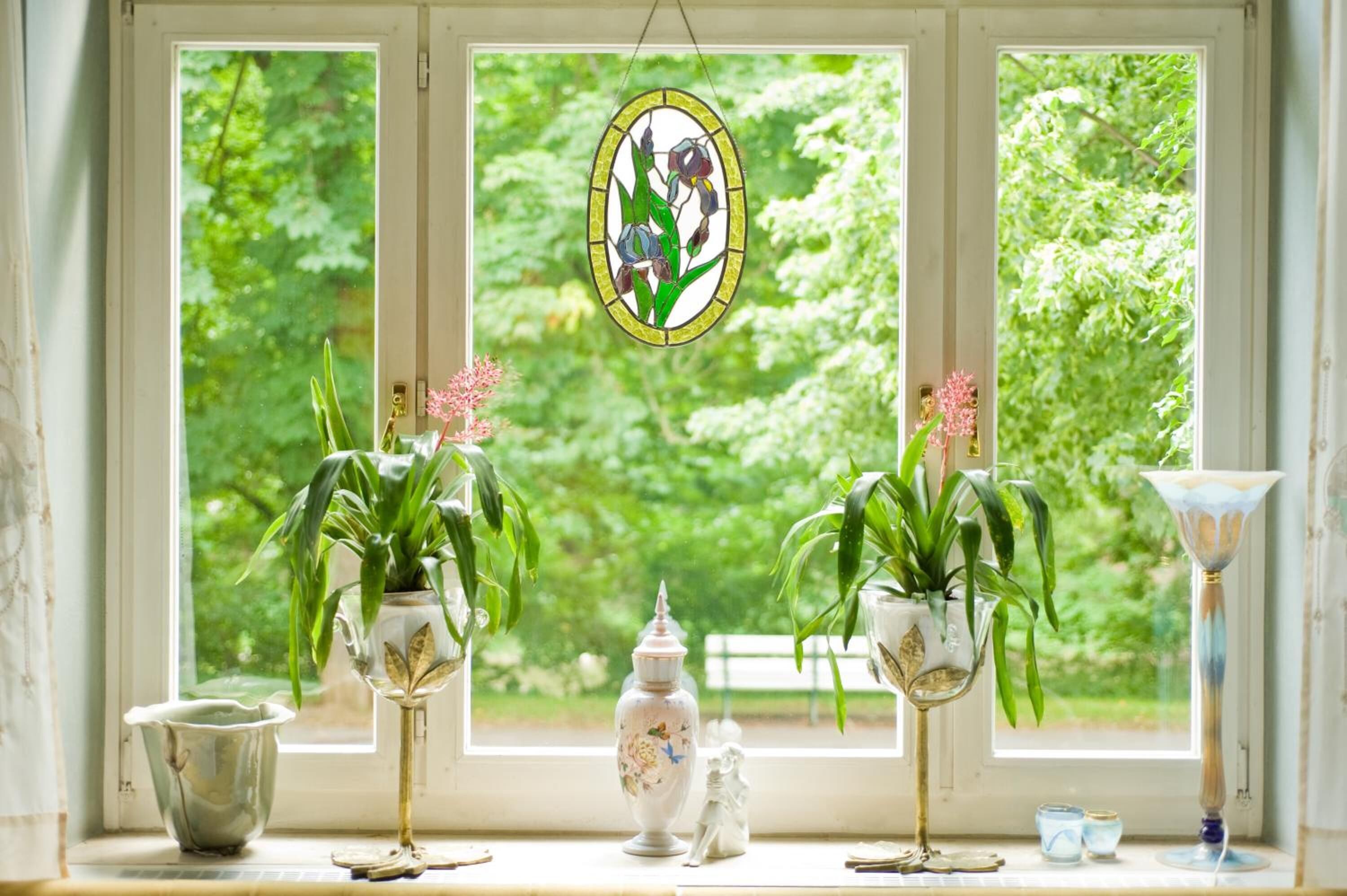 breakfast, lunch, dinner served; regional cuisine