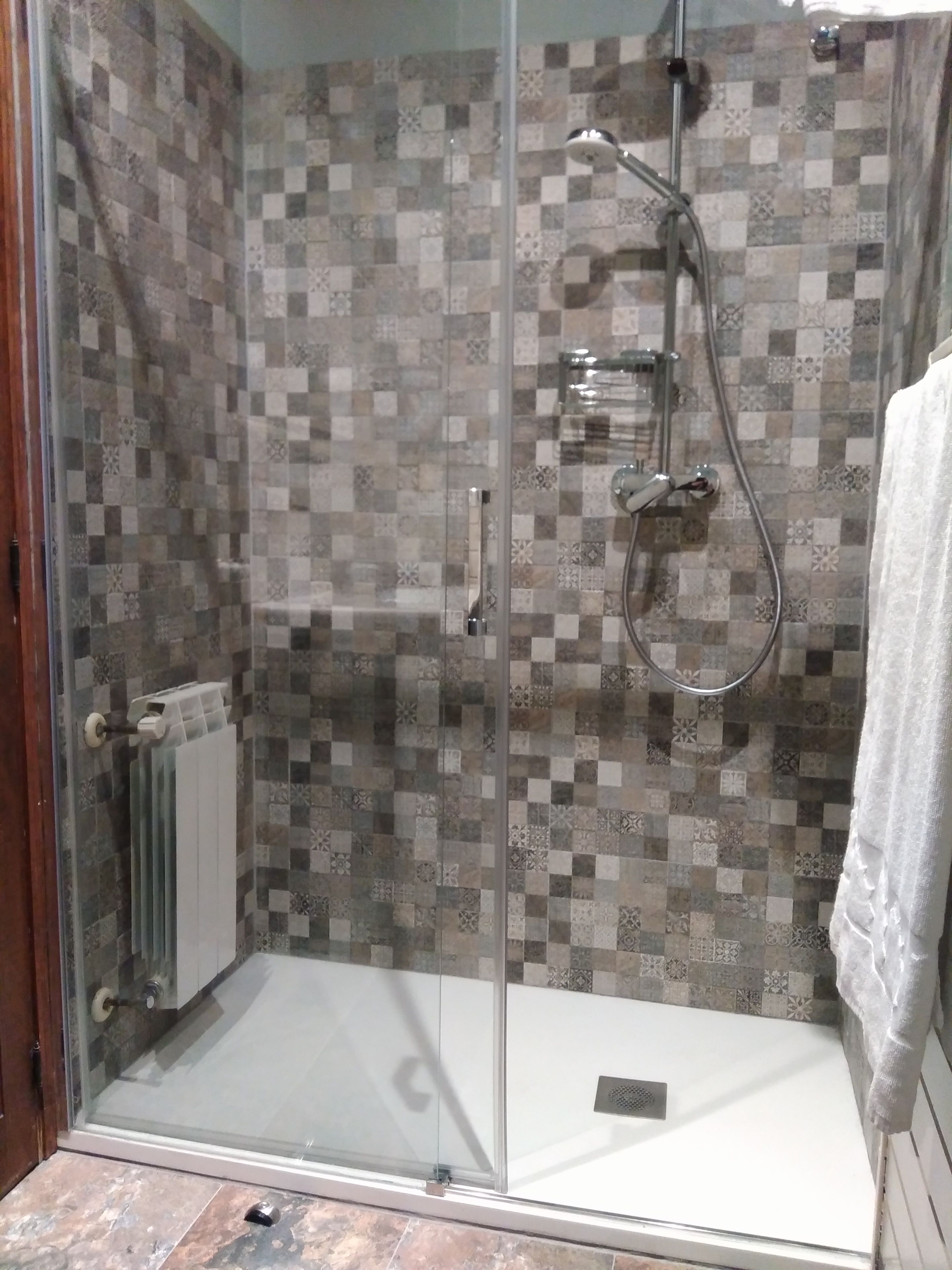 double room | bathroom | shower, hair dryer, towels