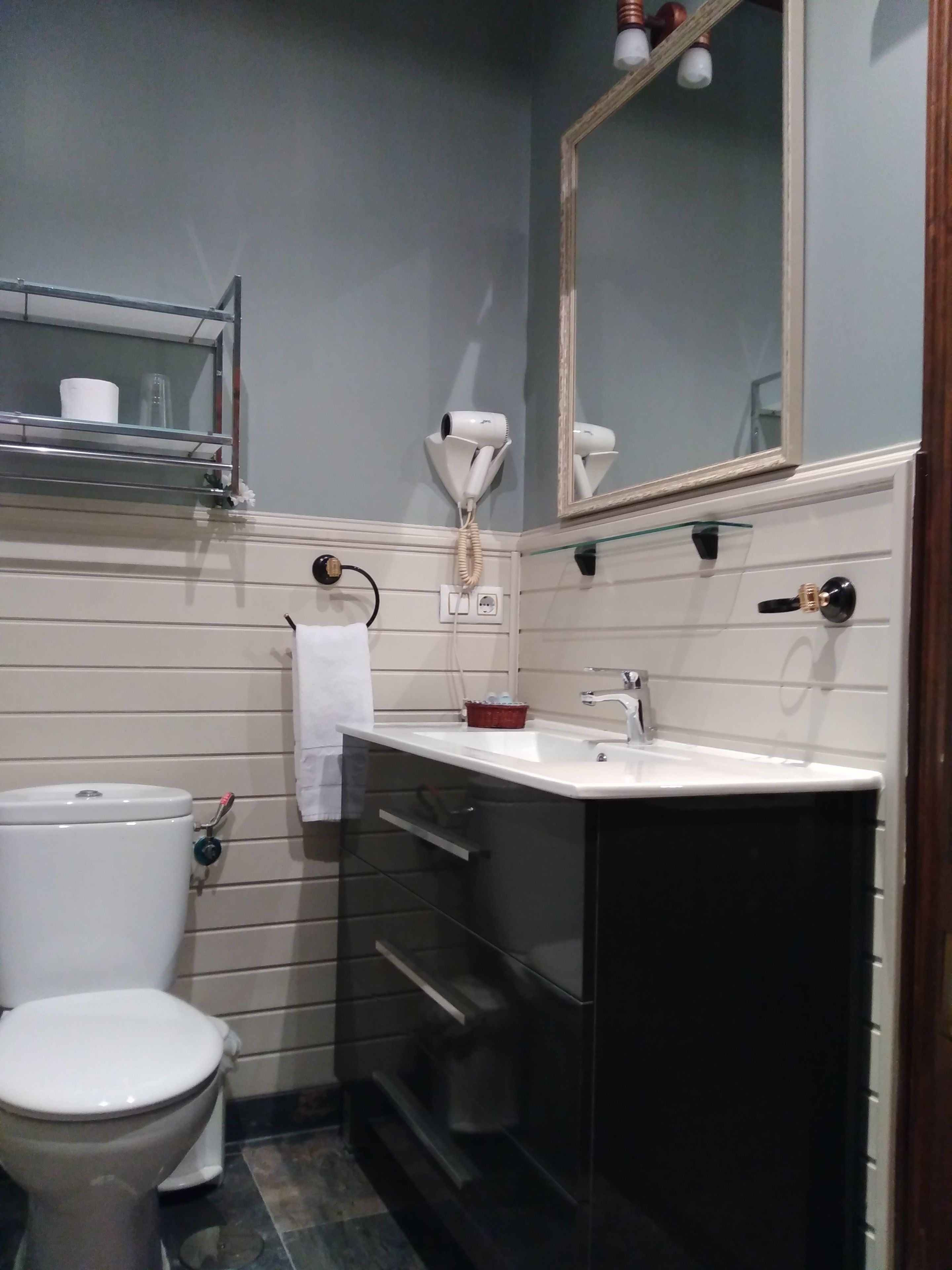 double room | bathroom | shower, hair dryer, towels