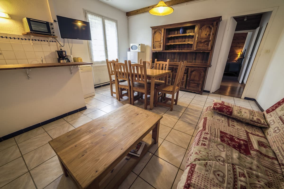 Apartment (Ecureuil) | Wohnbereich | Flachbildfernseher