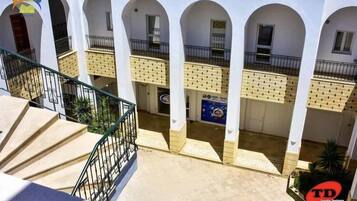 ファミリー アパートメント 2 ベッドルーム | テラス / パティオ