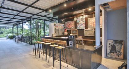 CAPITAL O75345 Praewa Villas Naiyang Phuket