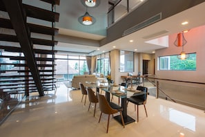 Concierge desk
