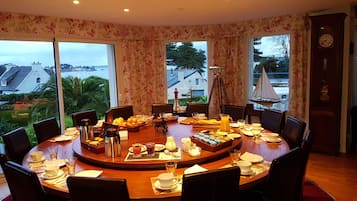 Desayuno buffet incluido todos los días