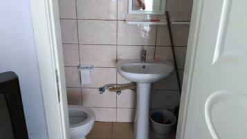 Apartment, 2 Bedrooms | Bathroom
