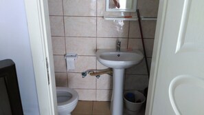 Appartement, 2 slaapkamers | Badkamer | Een douche, handdoeken