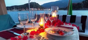 Tägliches einheimisches Frühstück (20.00 EUR pro Person)