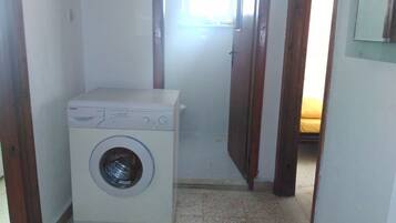 Apartment, 2 Bedrooms | Room amenity