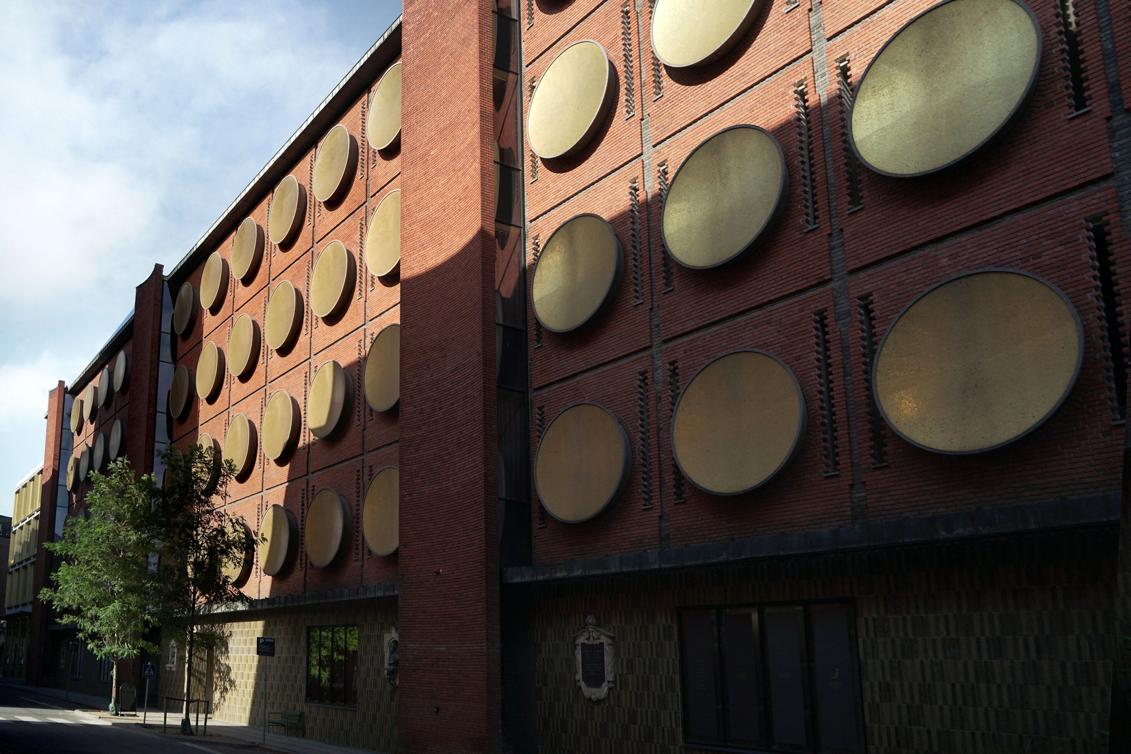 المنشأة من الخارج