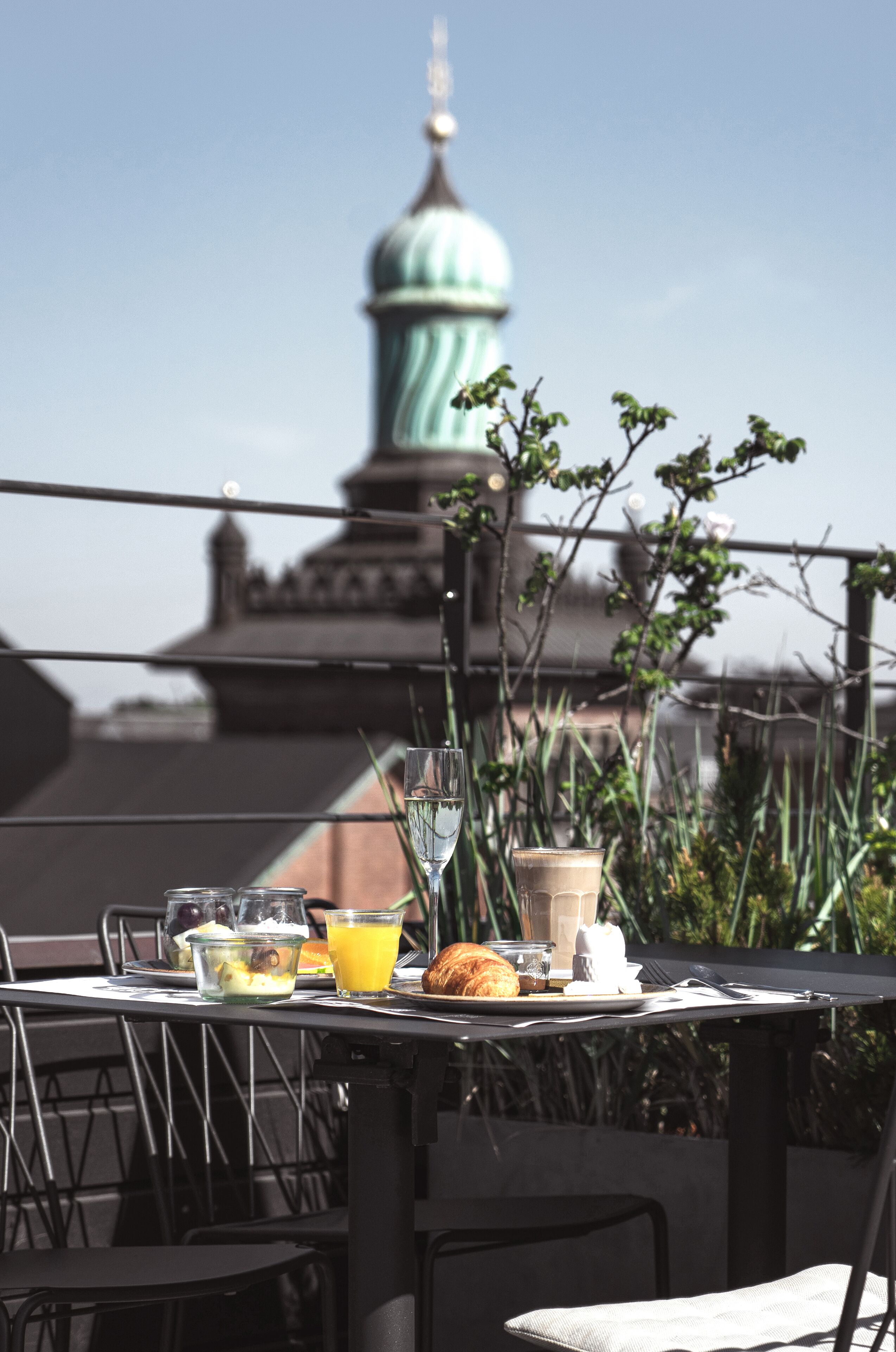 Bữa sáng buffet hàng ngày (225 DKK/mỗi người) 