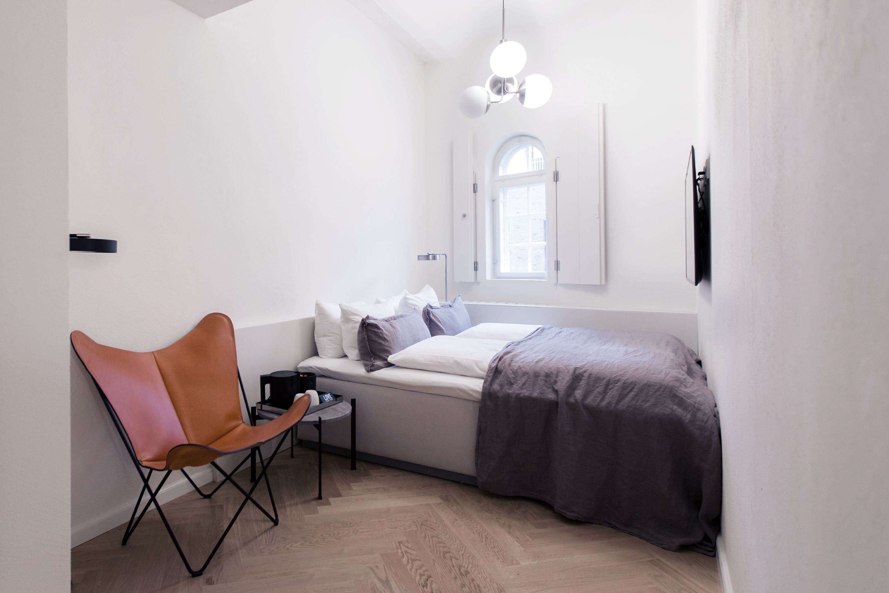 Small Double Room | In-room safe, soundproofing, cribs (surcharge), WiFi (free)
