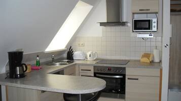 Apartment (2) | Eigene Küche | Großer Kühlschrank, Mikrowelle, Ofen, Herdplatte