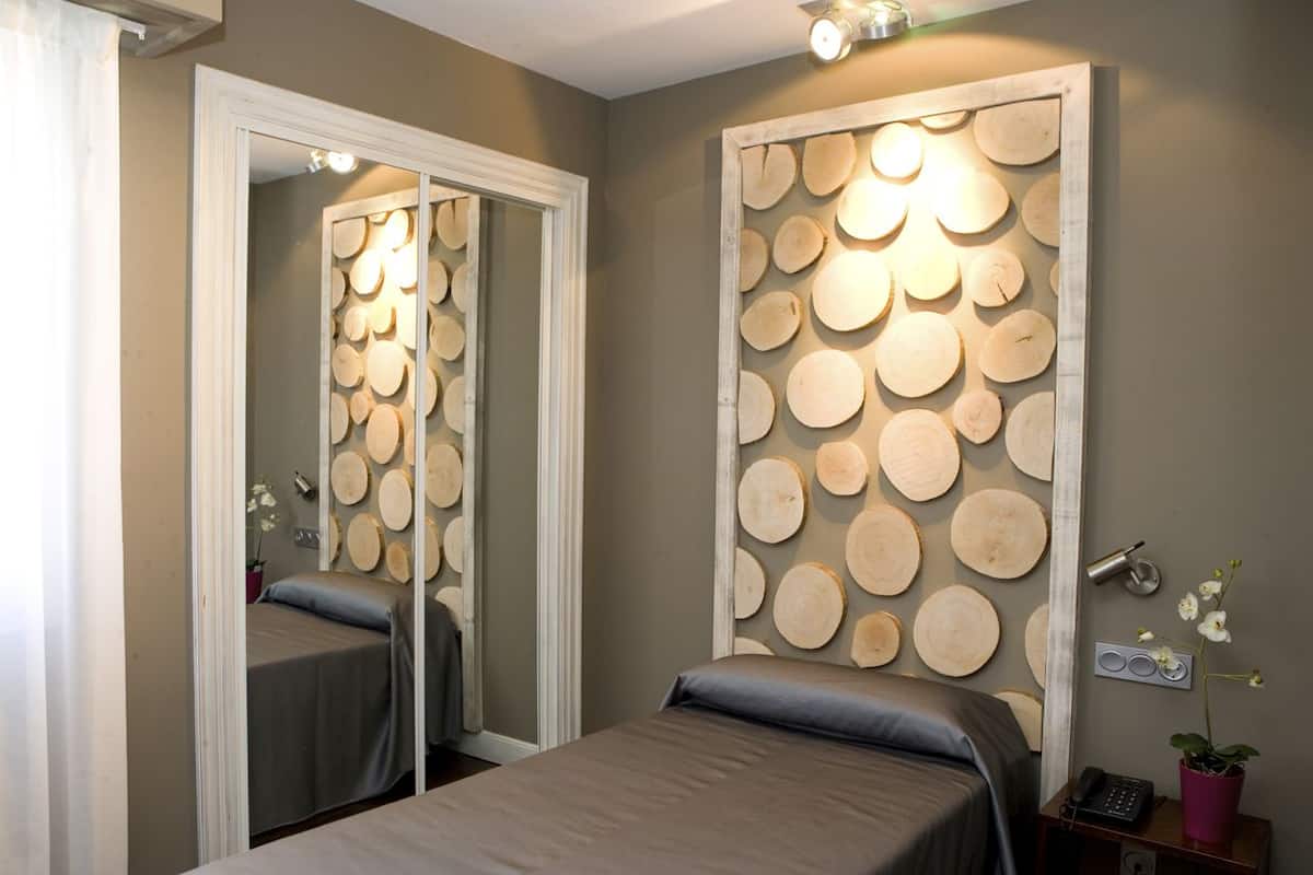 Habitación individual | Escritorio, cortinas opacas, wifi gratis y ropa de cama