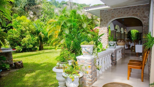 Restaurant - Villa Rafia Guesthouse (Praslin Island)