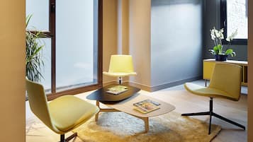 Sala de estar en el lobby