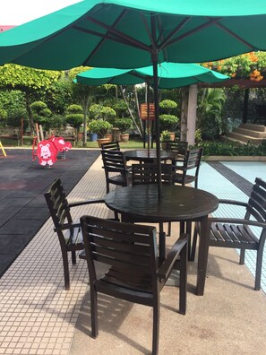 屋外ダイニングエリア
