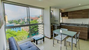 Comfort Apartment, 2 Bathrooms | Living area | Flat-screen TV - Apartamento c/ balcón y fantástica ubicación - 901 (Medellín)