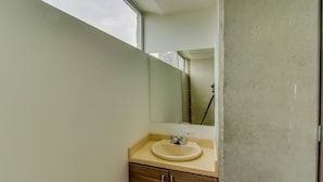 Comfort Apartment, 2 Bathrooms | Bathroom sink - Apartamento c/ balcón y fantástica ubicación - 901 (Medellín)