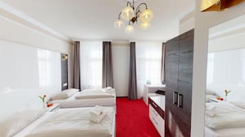 Classic Double Room, Non Smoking | Desk, bed sheets