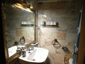 Bathroom - Hotel Barbacedo (Mijares)