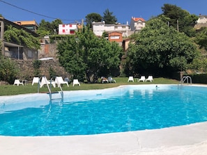 Seasonal outdoor pool - Hotel Barbacedo (Mijares)