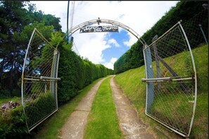Property entrance - Pousada dos Pássaros (Campos do Jordão)