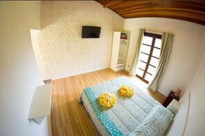 Iron/ironing board, free WiFi, bed sheets - Pousada dos Pássaros (Campos do Jordão)