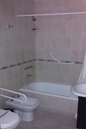 Family House, 2 Bedrooms | Bathroom | Towels