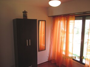 Family House, 2 Bedrooms | 2 bedrooms, individually decorated, blackout drapes, free WiFi - Posada Galicia (Villa Maria)