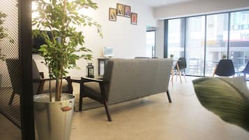 Kawasan tempat duduk lobi