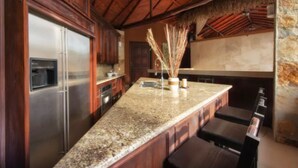 Deluxe Villa, 3 Bedrooms, Non Smoking | Private kitchen - Oro del Sol 20 (Tamarindo)