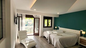 设计客房 | 迷你吧、隔音、免费 WiFi、床单