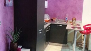 Studio | Cuisine privée | Réfrigérateur, un four, surface de cuisson
