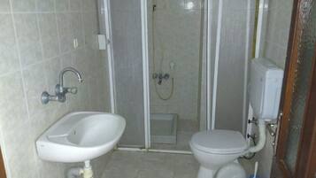 Villa, 2 Schlafzimmer | Badezimmer | Dusche, Handtücher